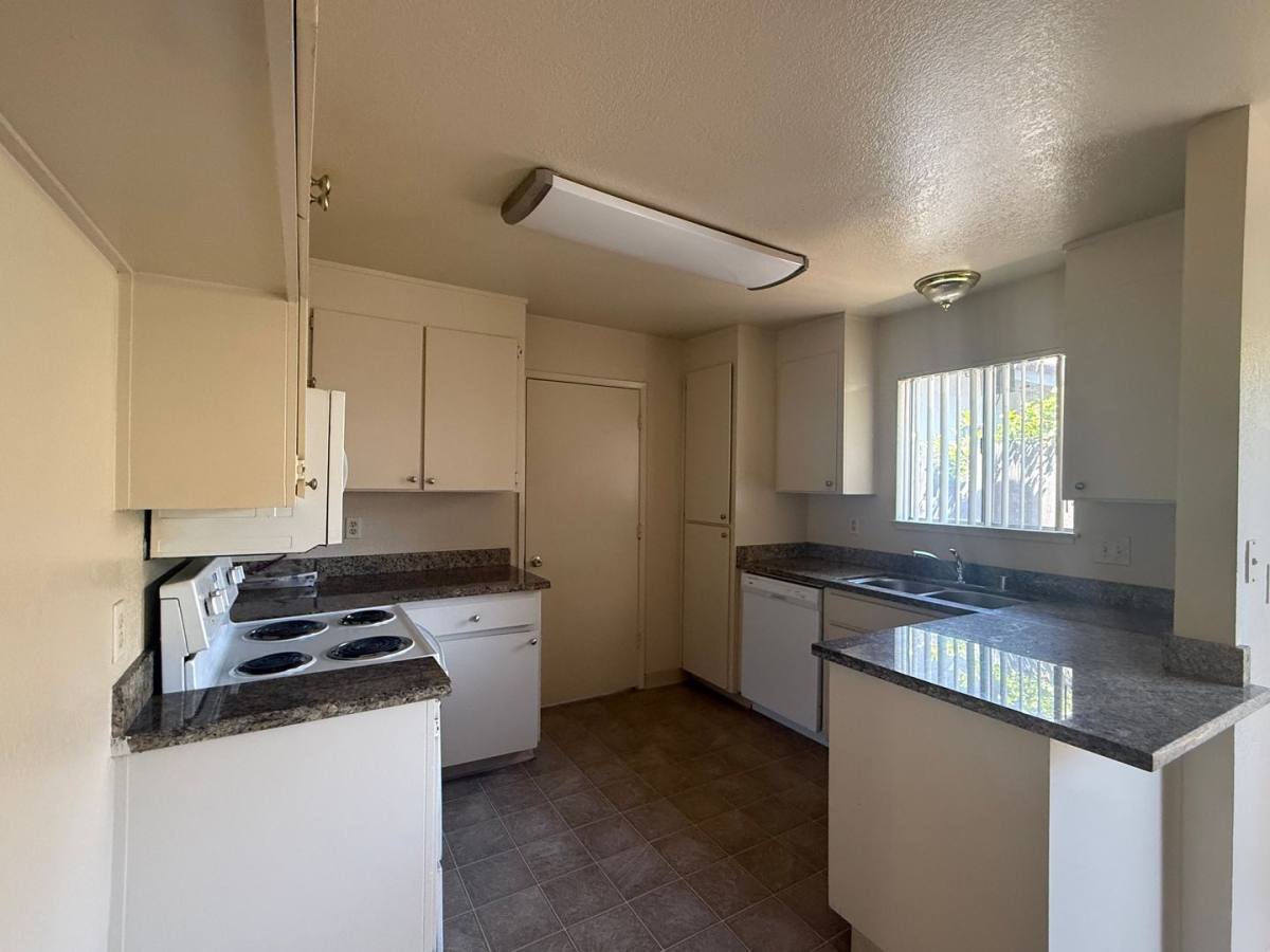 Townhouse for rent at 5614 Cascade Court, Stockton, CA 95207