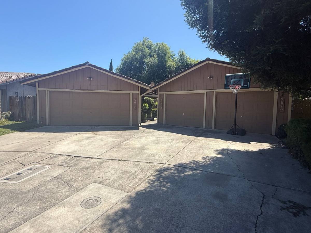 Townhouse for rent at 5614 Cascade Court, Stockton, CA 95207