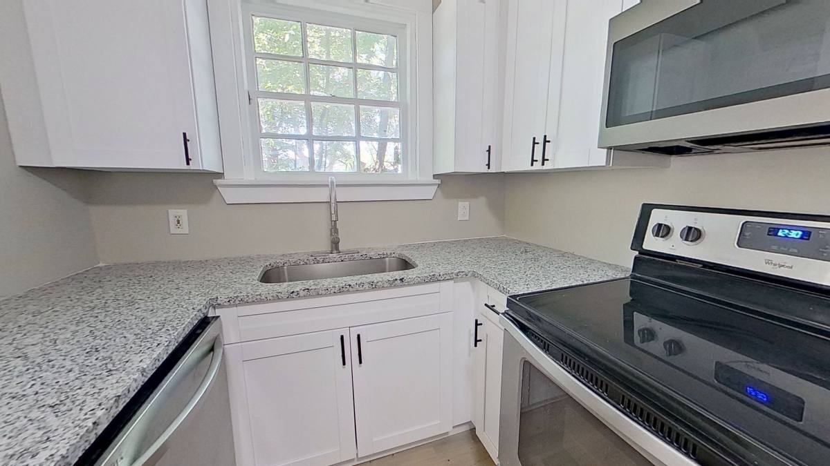 Apartment for rent at 2853 College St, Jacksonville, FL 32205