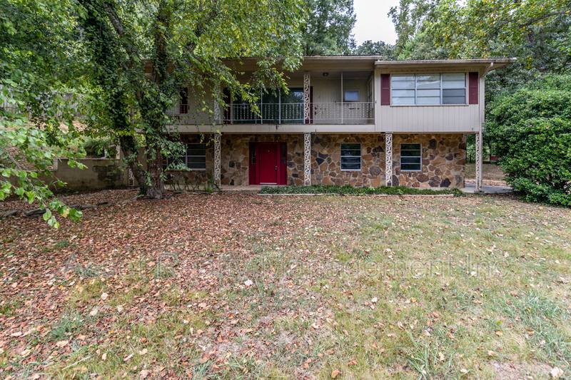 House for rent at 630 Colonial Dr, Harriman, TN 37748