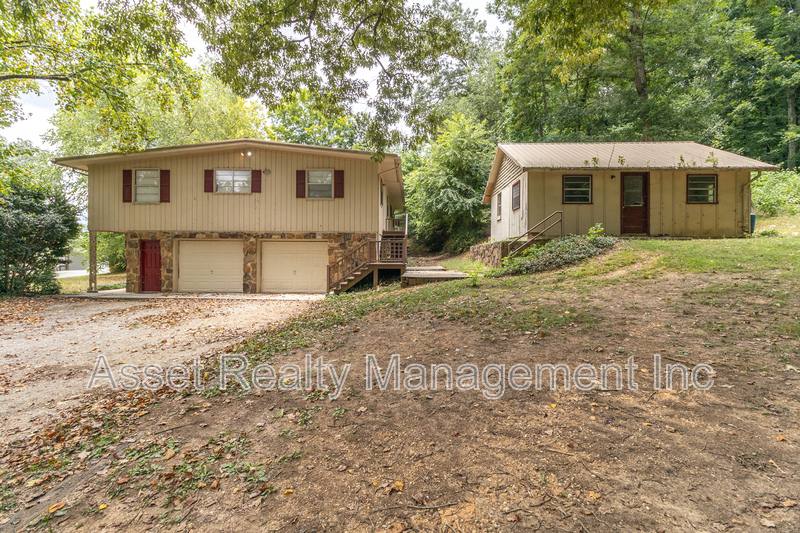 House for rent at 630 Colonial Dr, Harriman, TN 37748