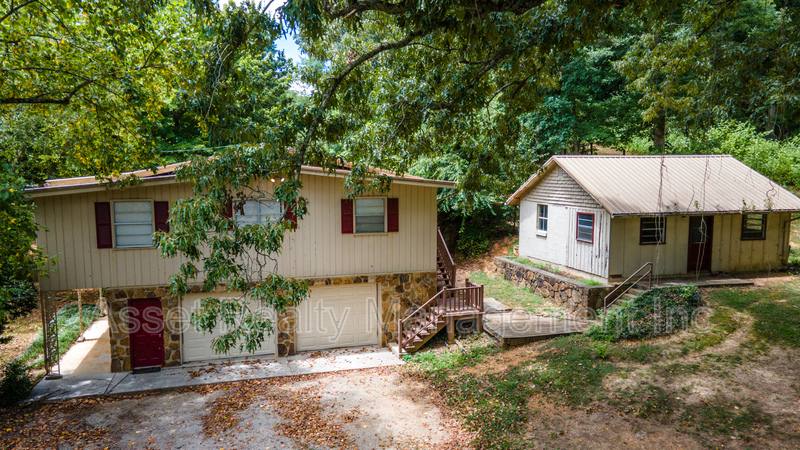 House for rent at 630 Colonial Dr, Harriman, TN 37748