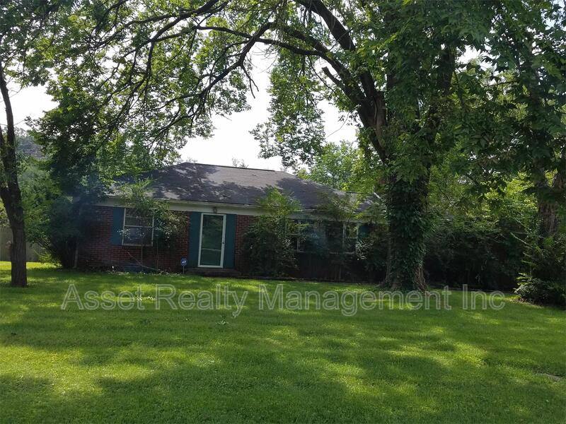 Apartment for rent at 102 Eastwood Dr #1, Knoxville, TN 37920