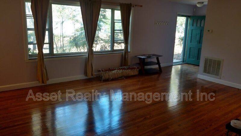 Apartment for rent at 102 Eastwood Dr #1, Knoxville, TN 37920