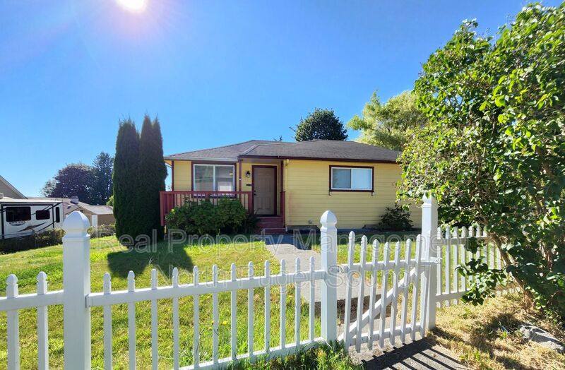 House for rent at 10914 Willow Rd #A, Lake Stevens, WA 98258