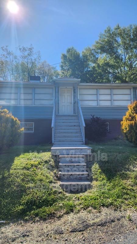 House for rent at 132 S Hill St, Mabscott, WV 25871