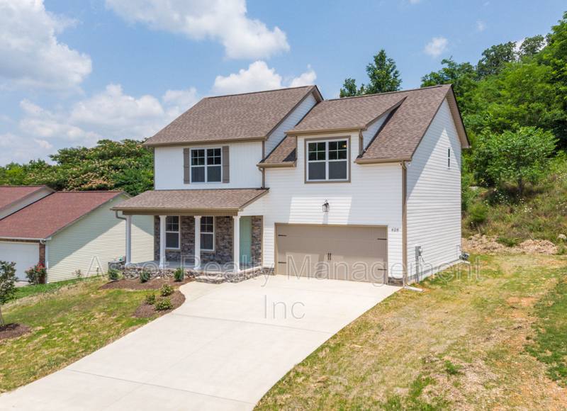 House for rent at 628 Drakewood Rd, Knoxville, TN 37924