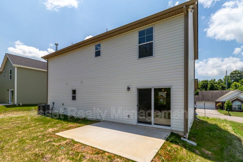 House for rent at 628 Drakewood Rd, Knoxville, TN 37924