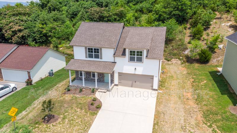House for rent at 628 Drakewood Rd, Knoxville, TN 37924