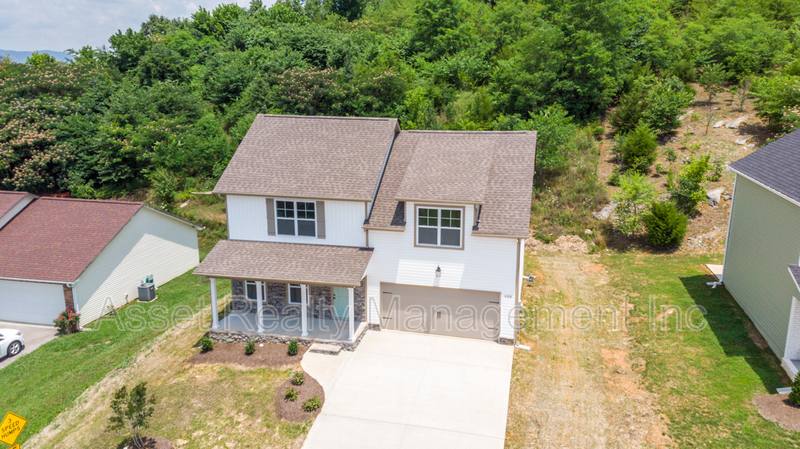 House for rent at 628 Drakewood Rd, Knoxville, TN 37924