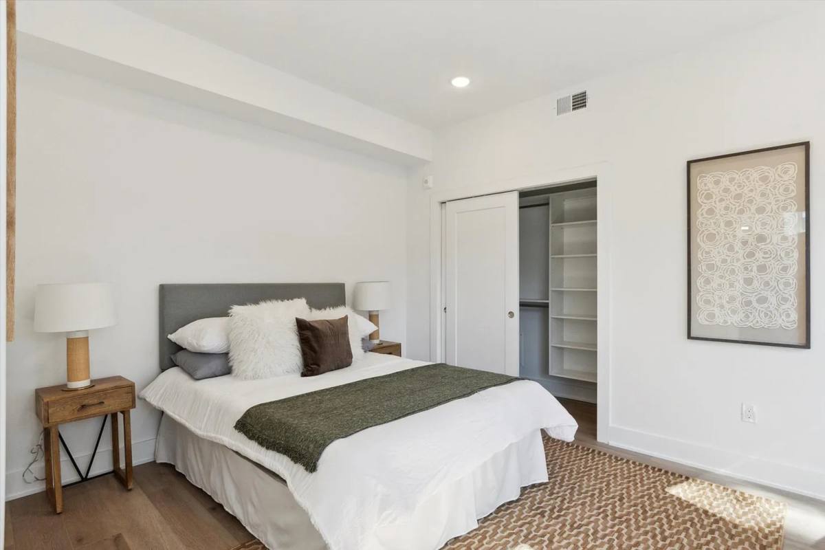 Apartment for rent at 367 W Hortter St, Philadelphia, PA 19119