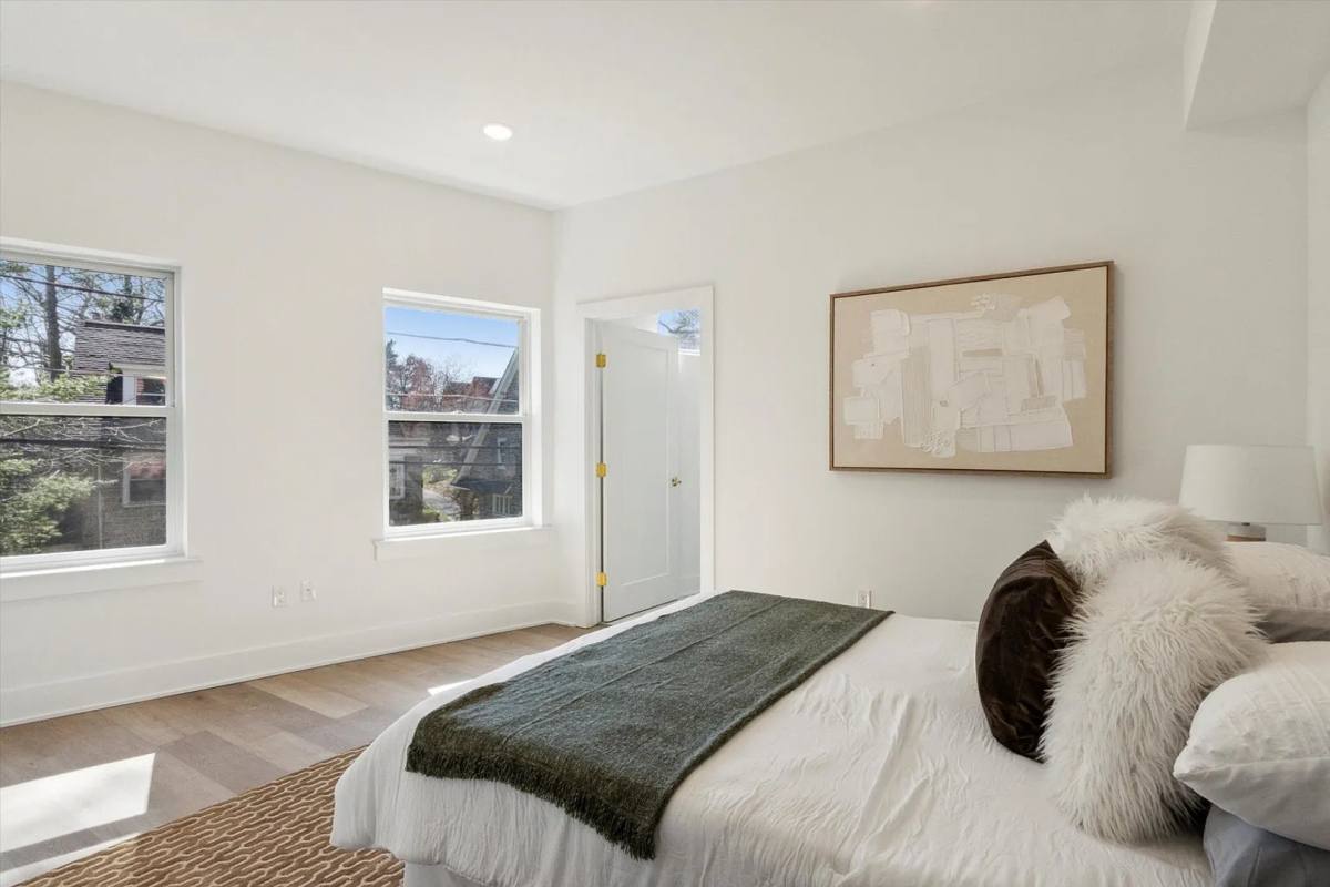 Apartment for rent at 367 W Hortter St, Philadelphia, PA 19119