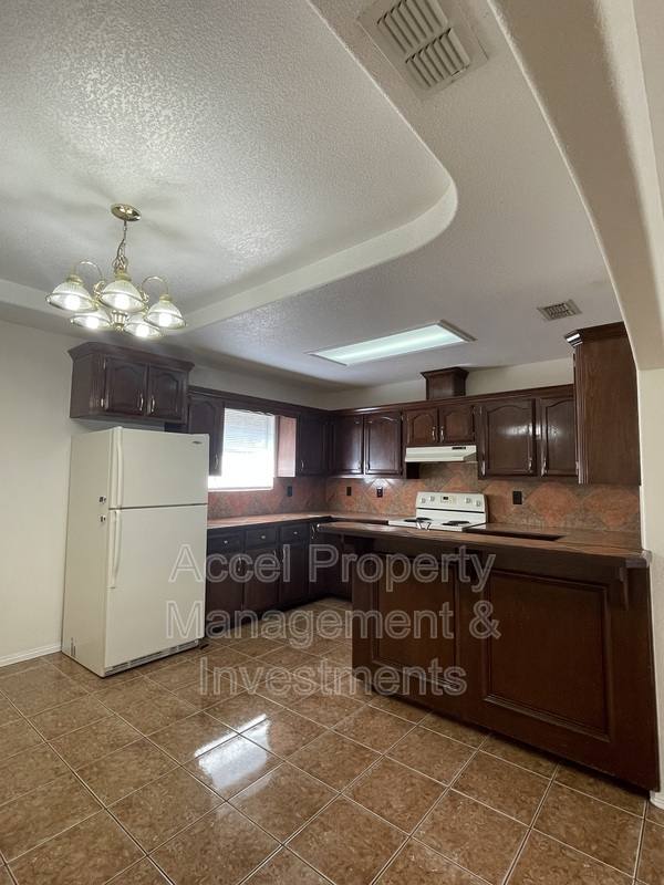 Apartment for rent at 1712 Phoenix #3, Edinburg, TX 78541