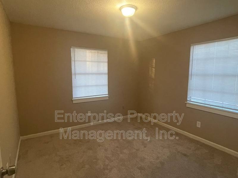 Apartment for rent at 1982 Goldbrier Lane, Memphis, TN 38134