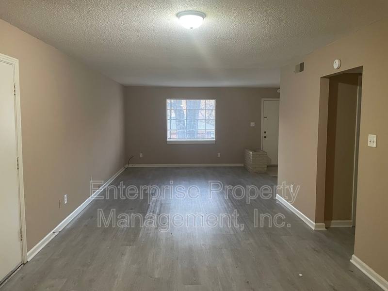 Apartment for rent at 1982 Goldbrier Lane, Memphis, TN 38134
