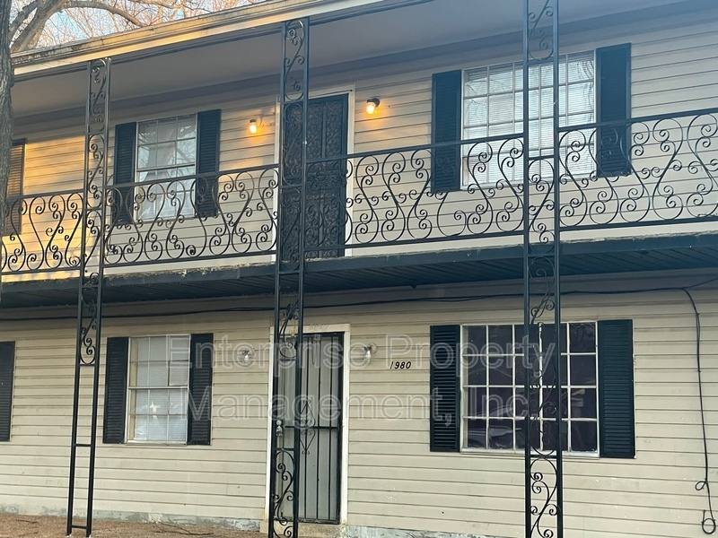 Apartment for rent at 1982 Goldbrier Lane, Memphis, TN 38134