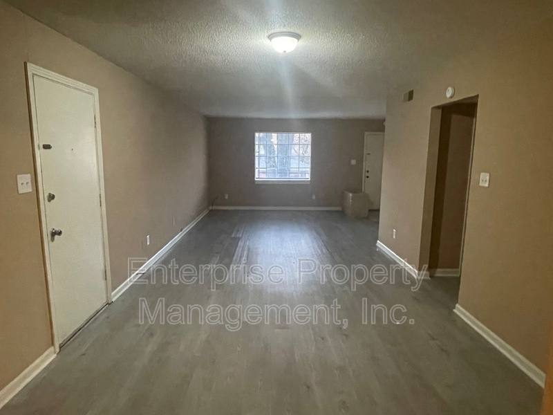 Apartment for rent at 1982 Goldbrier Lane, Memphis, TN 38134