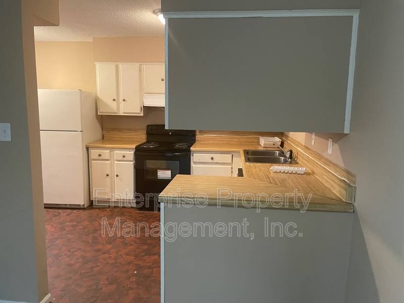 Apartment for rent at 1982 Goldbrier Lane, Memphis, TN 38134