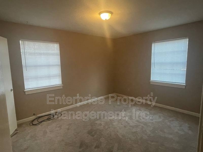 Apartment for rent at 1982 Goldbrier Lane, Memphis, TN 38134