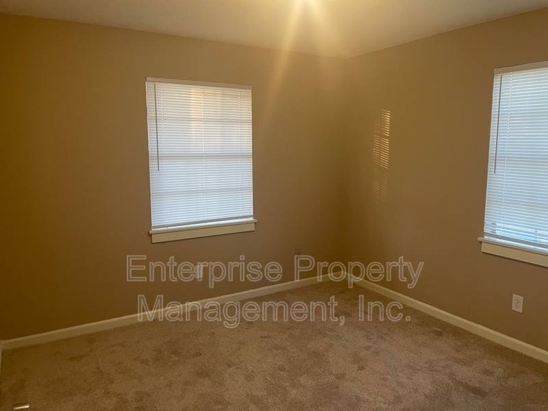 Apartment for rent at 1982 Goldbrier Lane, Memphis, TN 38134