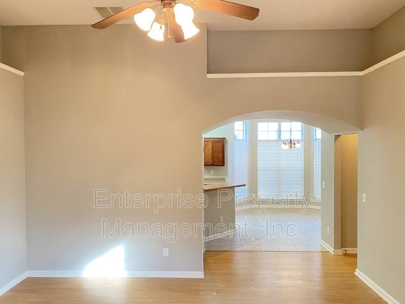 House for rent at 5236 Laurelhome, Memphis, TN 38125