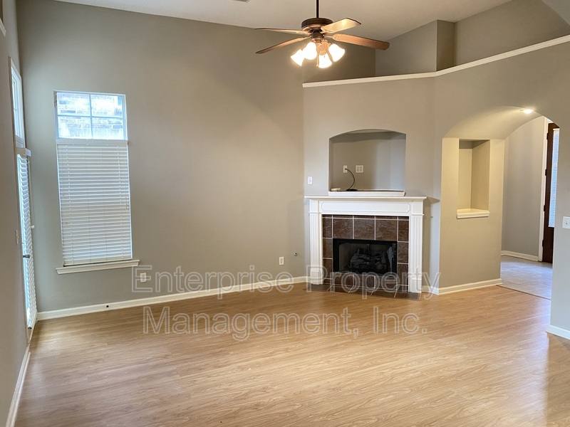 House for rent at 5236 Laurelhome, Memphis, TN 38125