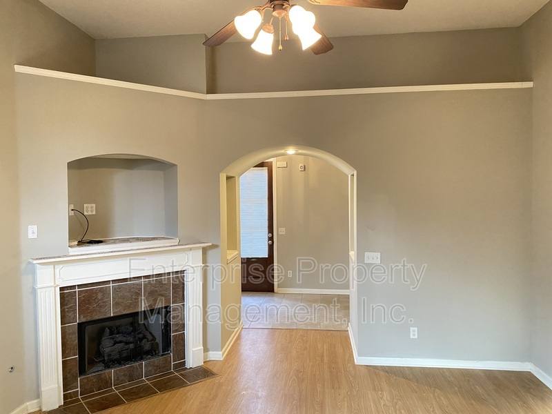 House for rent at 5236 Laurelhome, Memphis, TN 38125