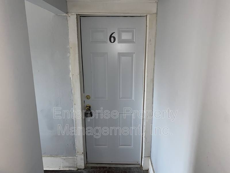 Apartment for rent at 1111 N Parkway #6, Memphis, TN 38105