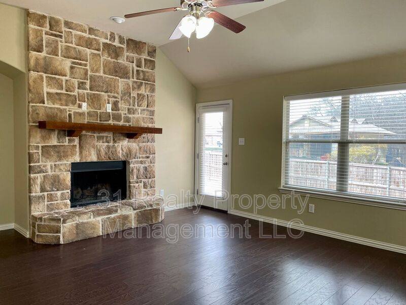 House for rent at 605 Knollwood Trail Court, Little Elm, TX 75068