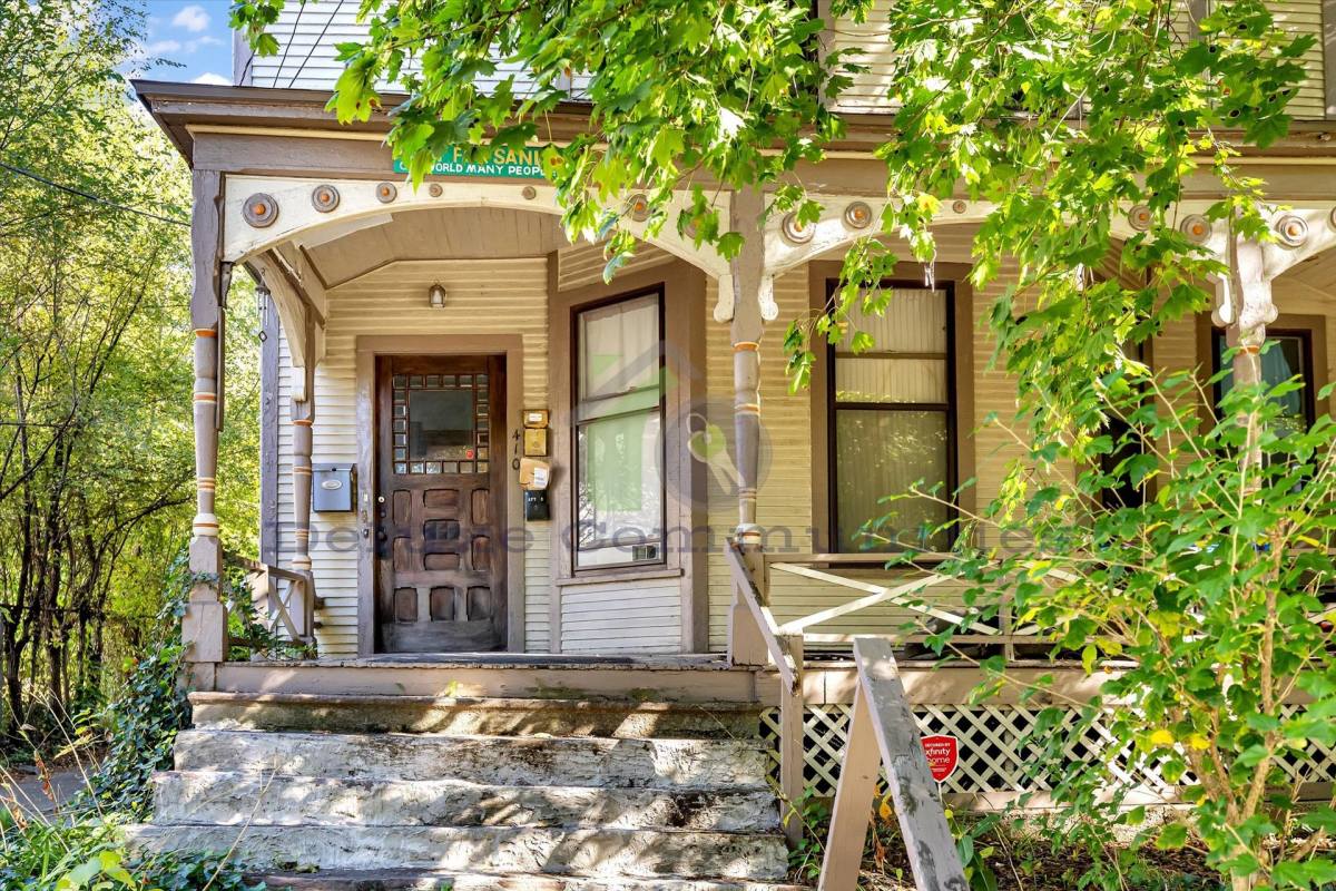 Apartment for rent at 410 Eastern Ave SE, Grand Rapids, MI 49503