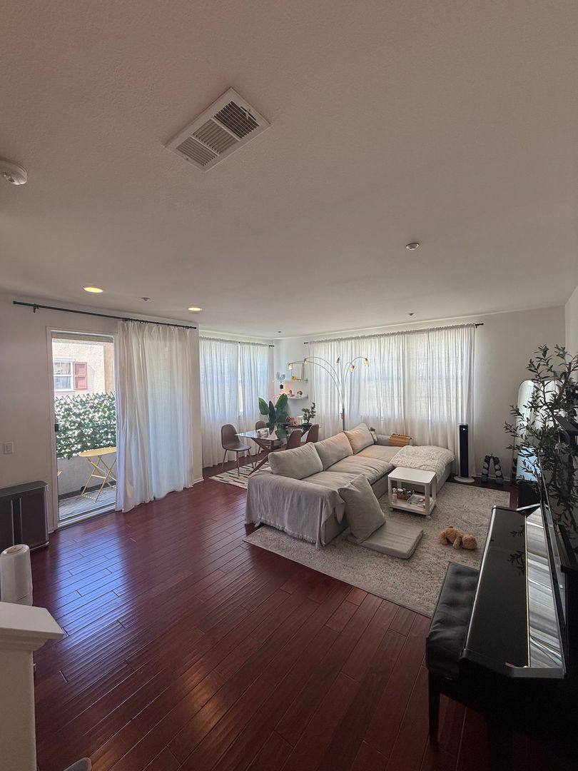 Townhouse for rent at 8877 Promenade N Place, San Diego, CA 92123