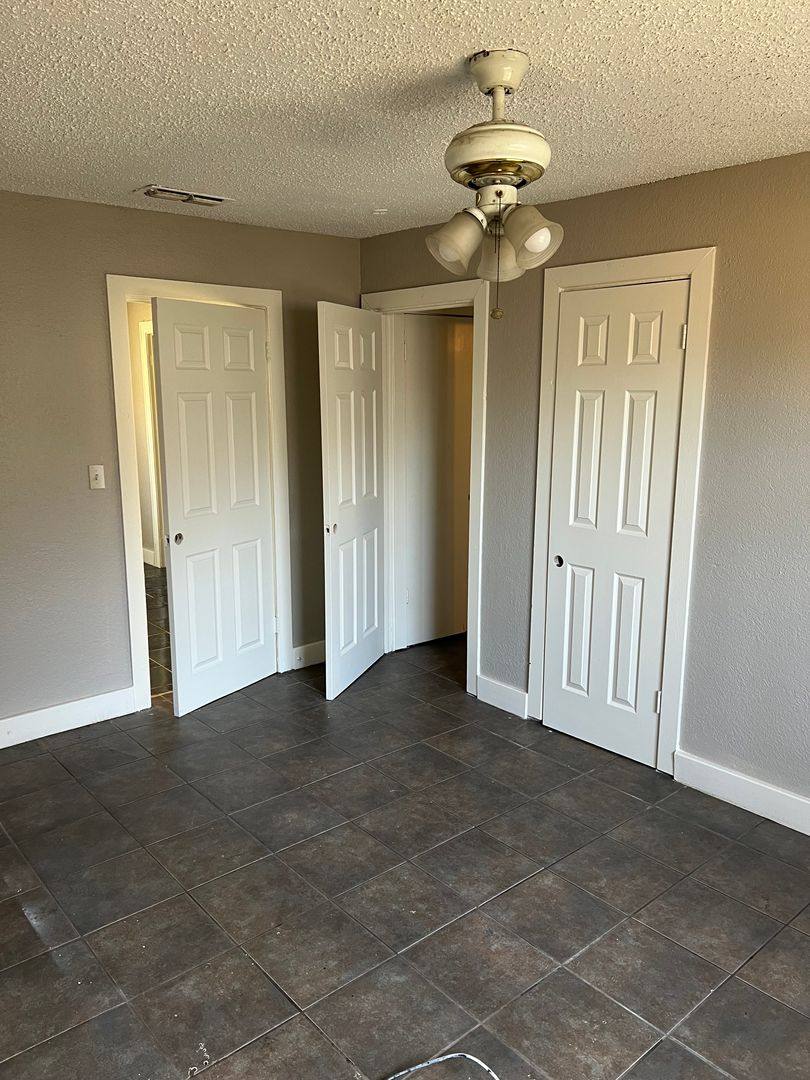 House for rent at 1704 S Hutchings Blvd, Longview, TX 75602