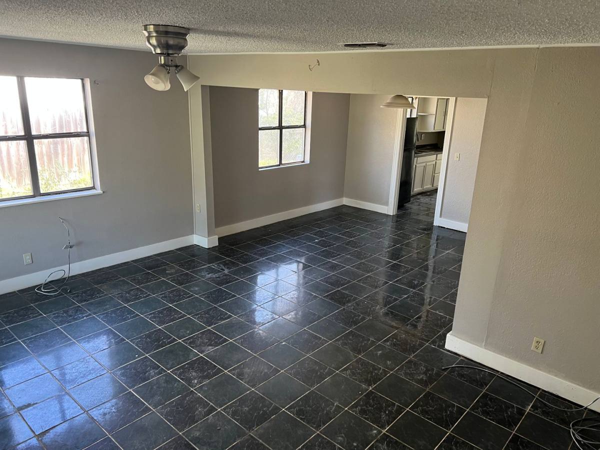 House for rent at 1704 S Hutchings Blvd, Longview, TX 75602