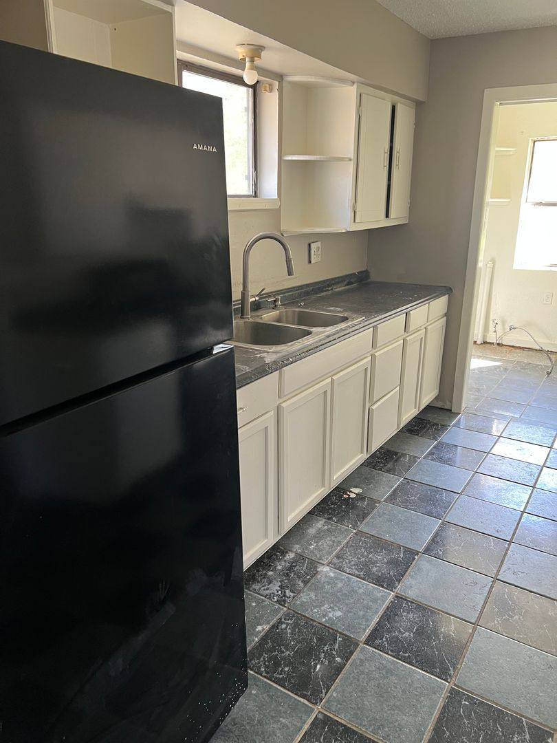 House for rent at 1704 S Hutchings Blvd, Longview, TX 75602