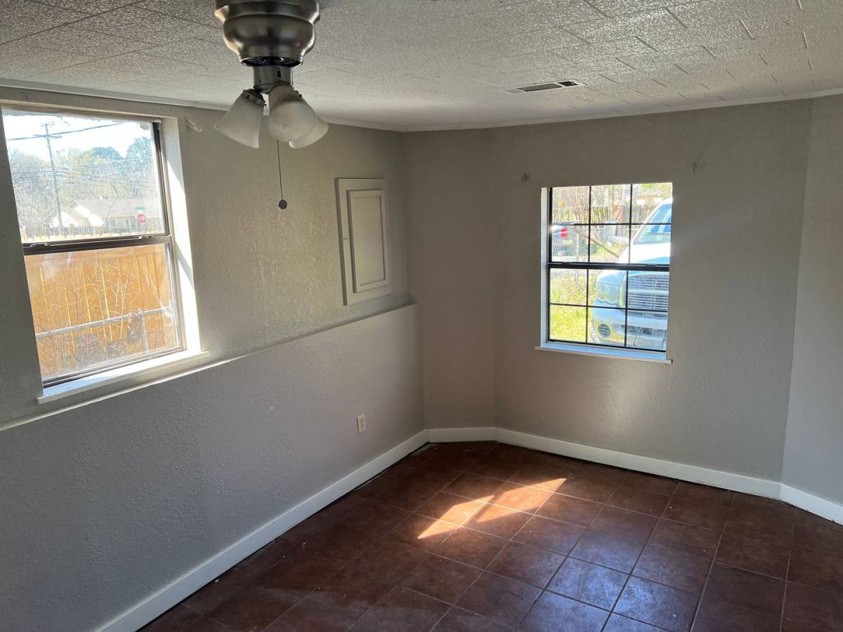 House for rent at 1704 S Hutchings Blvd, Longview, TX 75602