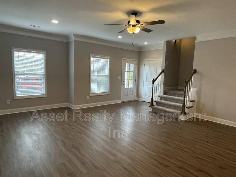 Townhouse for rent at 338 Broadberry Ave, Oak Ridge, TN 37830