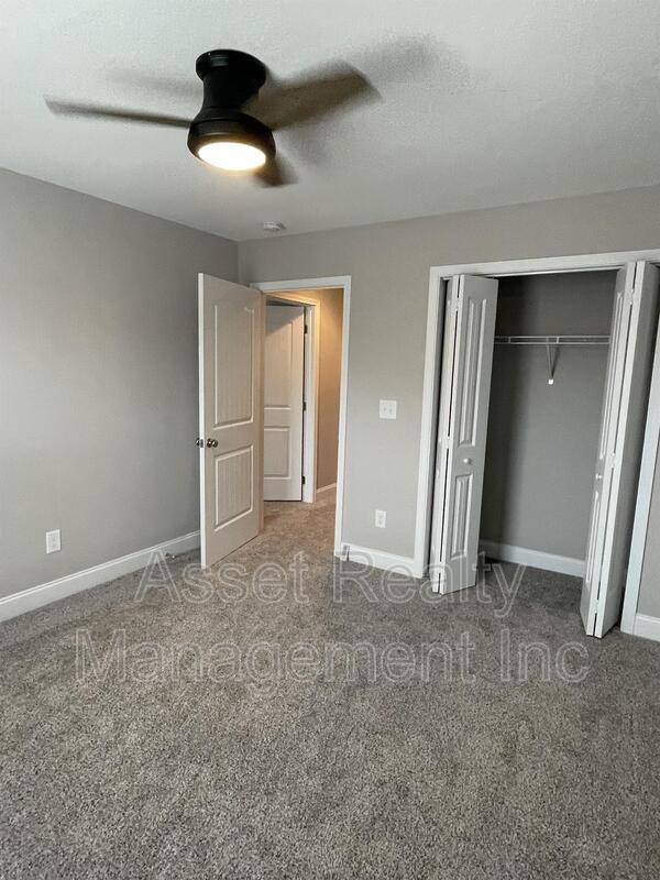 Townhouse for rent at 338 Broadberry Ave, Oak Ridge, TN 37830
