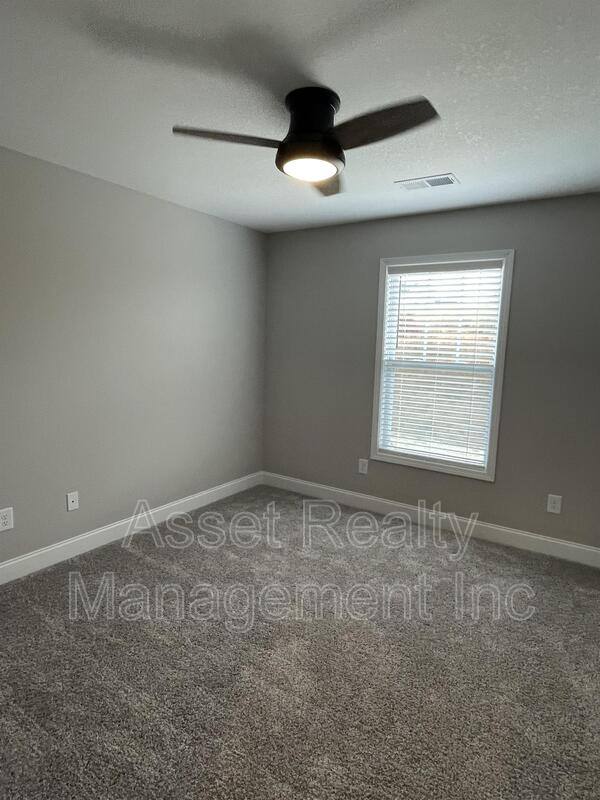 Townhouse for rent at 338 Broadberry Ave, Oak Ridge, TN 37830