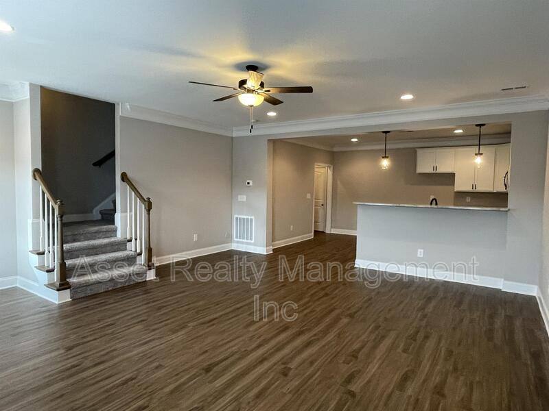 Townhouse for rent at 338 Broadberry Ave, Oak Ridge, TN 37830