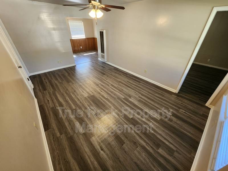 House for rent at 933 Crestview Ave, Ada, OK 74820