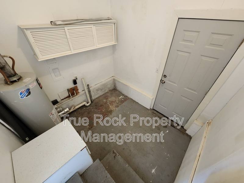 House for rent at 933 Crestview Ave, Ada, OK 74820