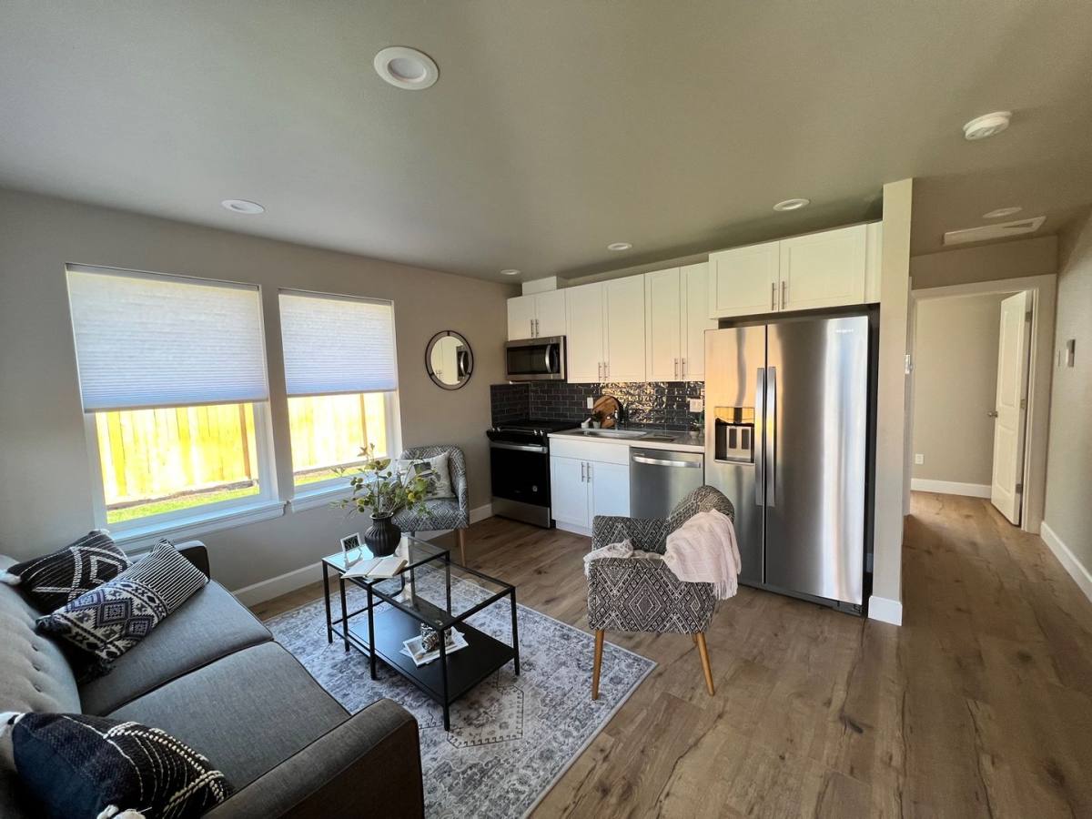 Townhouse for rent at 210 SW 17th St, Redmond, OR 97756