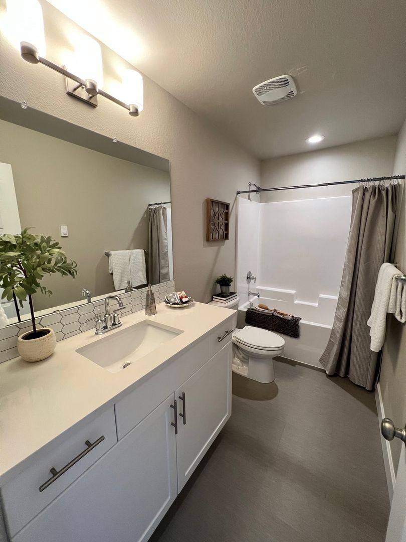 Townhouse for rent at 210 SW 17th St, Redmond, OR 97756