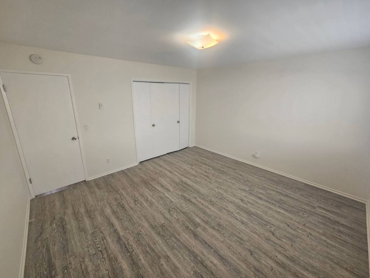 Townhouse for rent at 1311 Manhattan Beach Blvd, Manhattan Beach, CA 90266