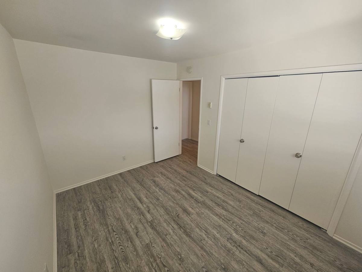 Townhouse for rent at 1311 Manhattan Beach Blvd, Manhattan Beach, CA 90266