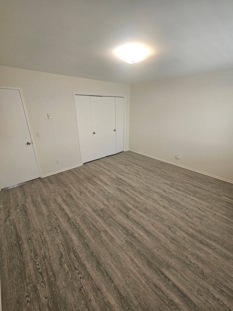 Townhouse for rent at 1311 Manhattan Beach Blvd, Manhattan Beach, CA 90266