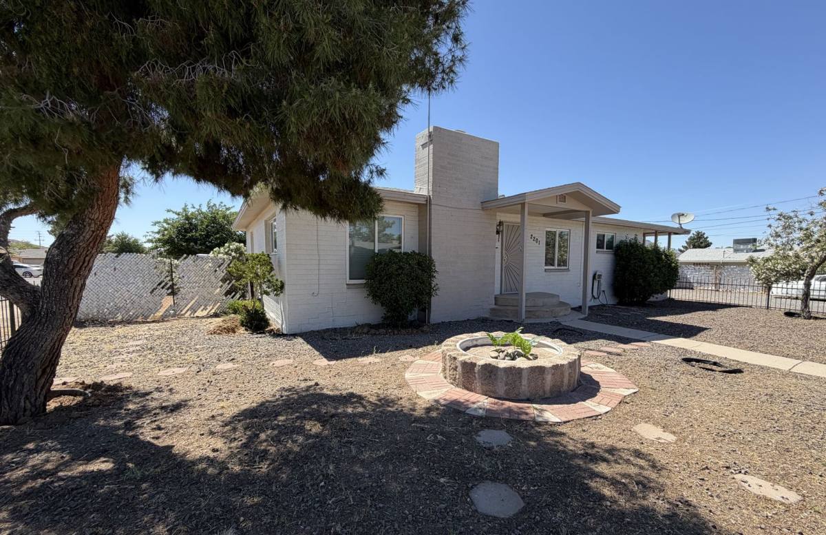 House for rent at 2201 Los Angeles St, Kingman, AZ 86401
