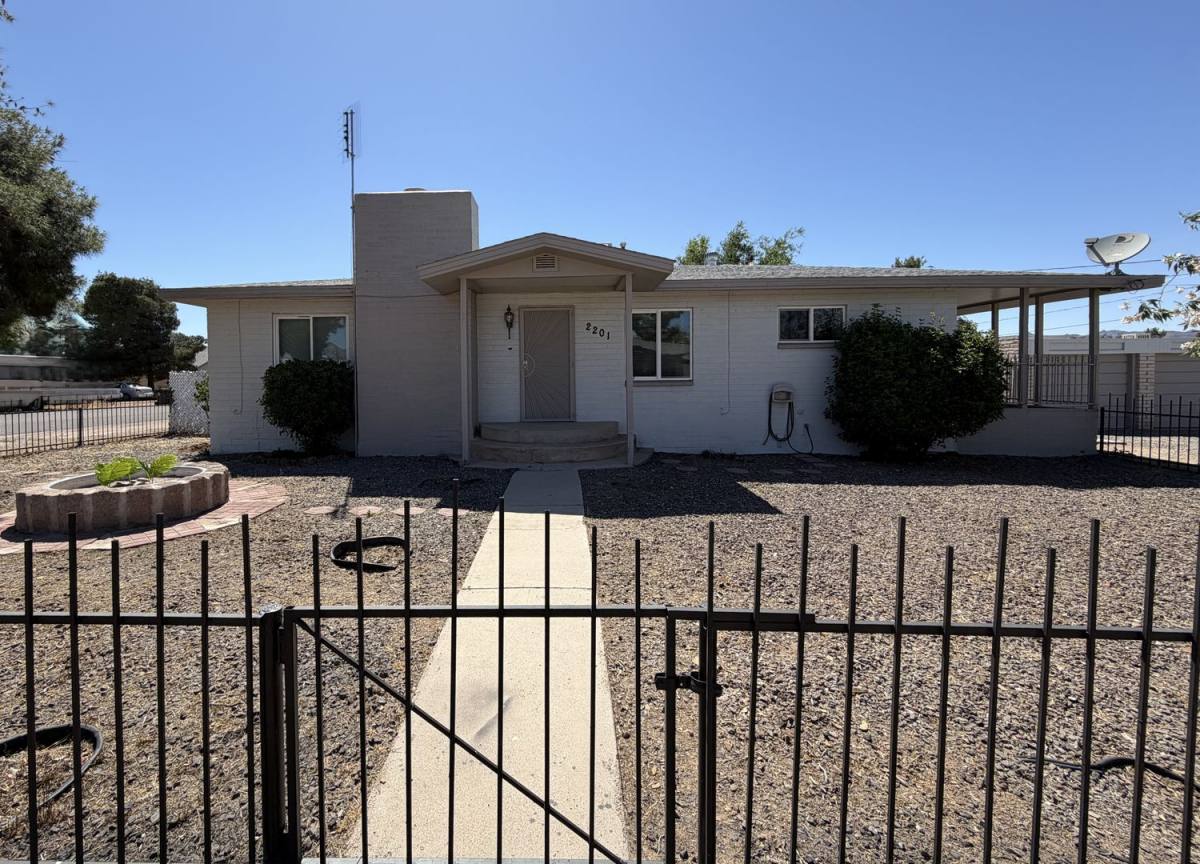 House for rent at 2201 Los Angeles St, Kingman, AZ 86401
