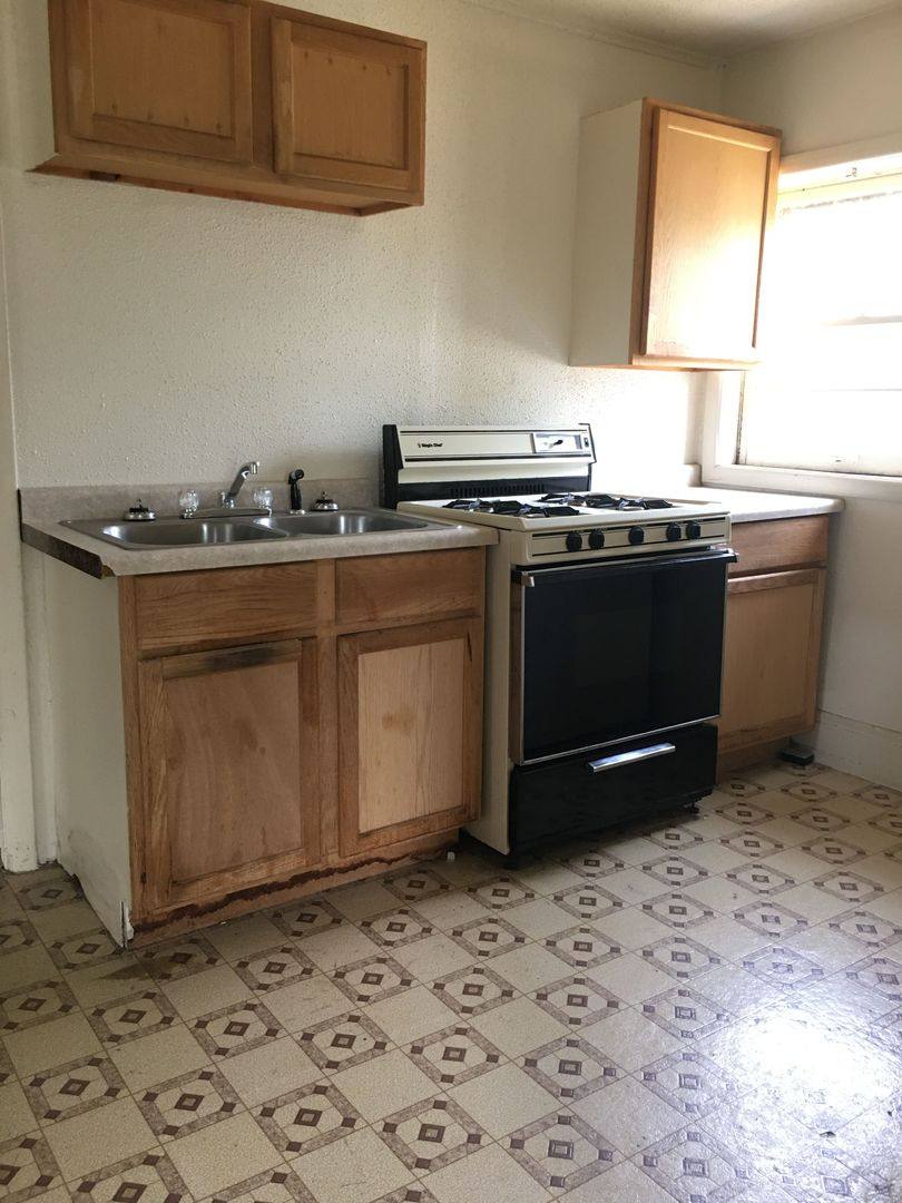 Apartment for rent at 460 Cooper St, Jackson, MI 49201