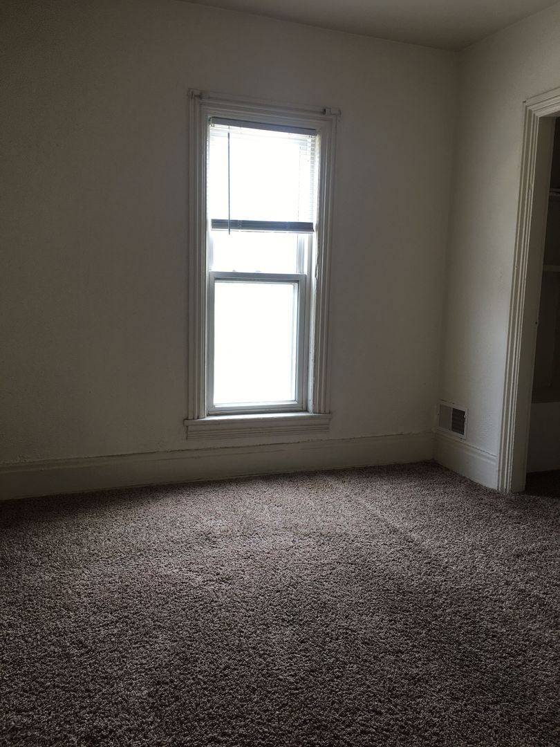 Apartment for rent at 460 Cooper St, Jackson, MI 49201